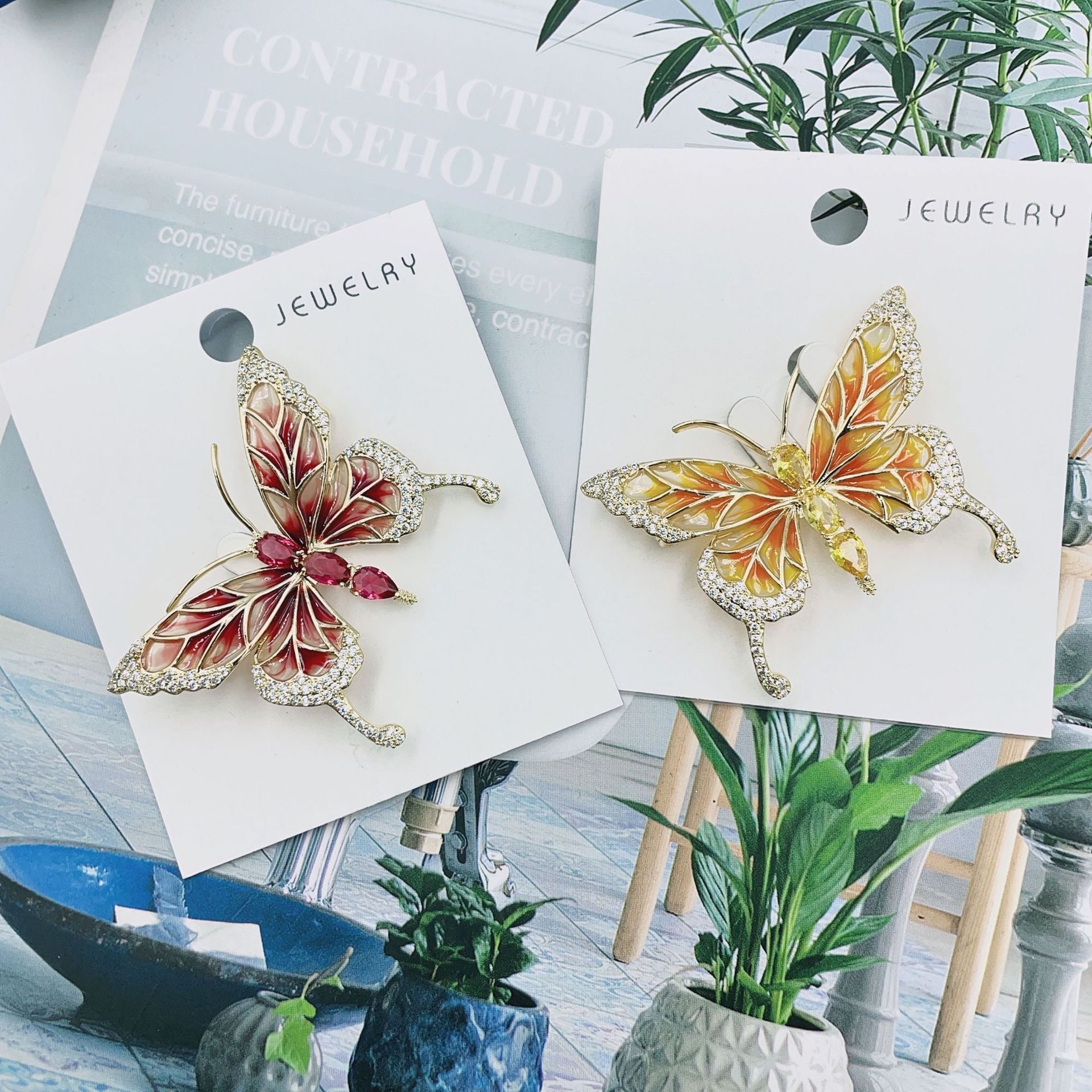 Enamel butterfly brooch, elegant and elegant accessories for women, niche design, inset style diamond studded brooch accessories